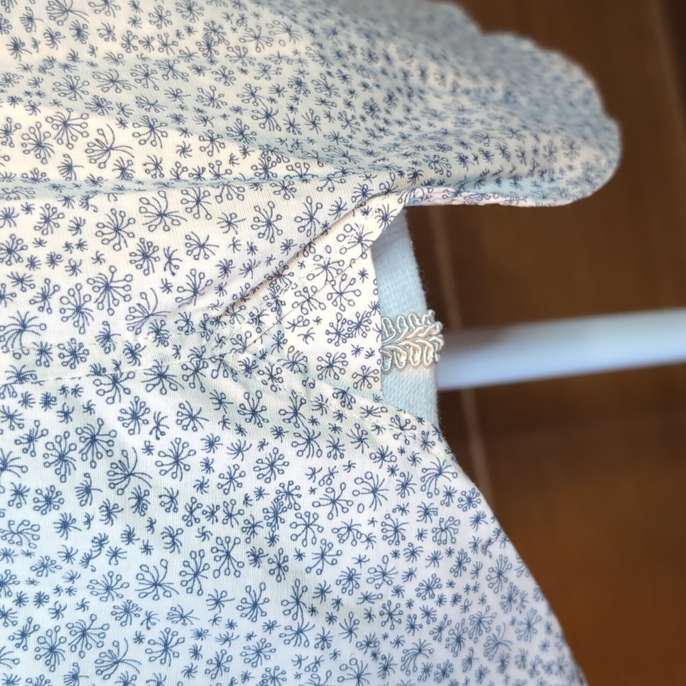 DULUTH TRADING CO Wms Medium White Navy Daisy Button Down Long Sleeve - Picture 9 of 13